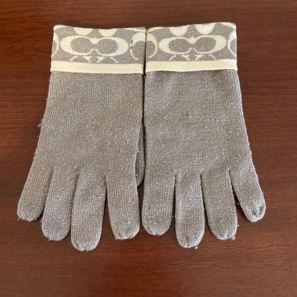 Coach Accessories - Coach brand knit gloves